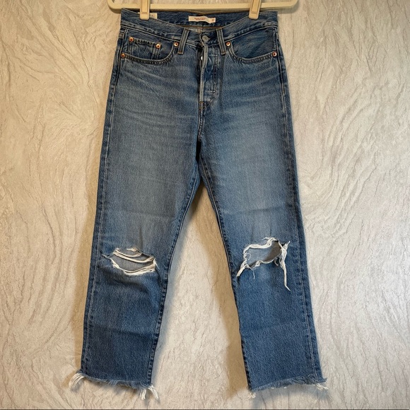 Levi's Wedgie Straight Ripped Jean in Market Street (Medium Wash) - Picture 2 of 7